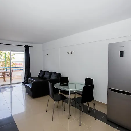 Apartamento First Line Pp/68 *