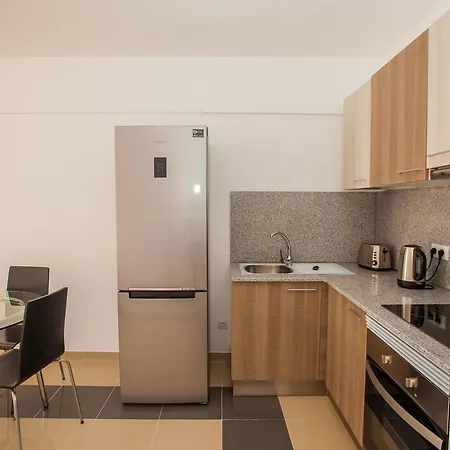 Apartamento First Line Pp/68 *